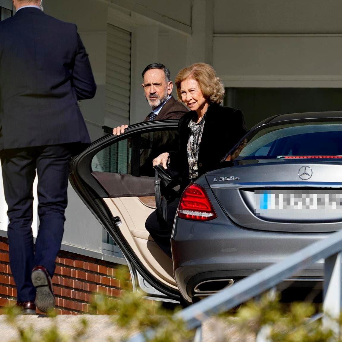 Queen Sofia was pictured arriving to the hospital to say goodbye to her sister in law