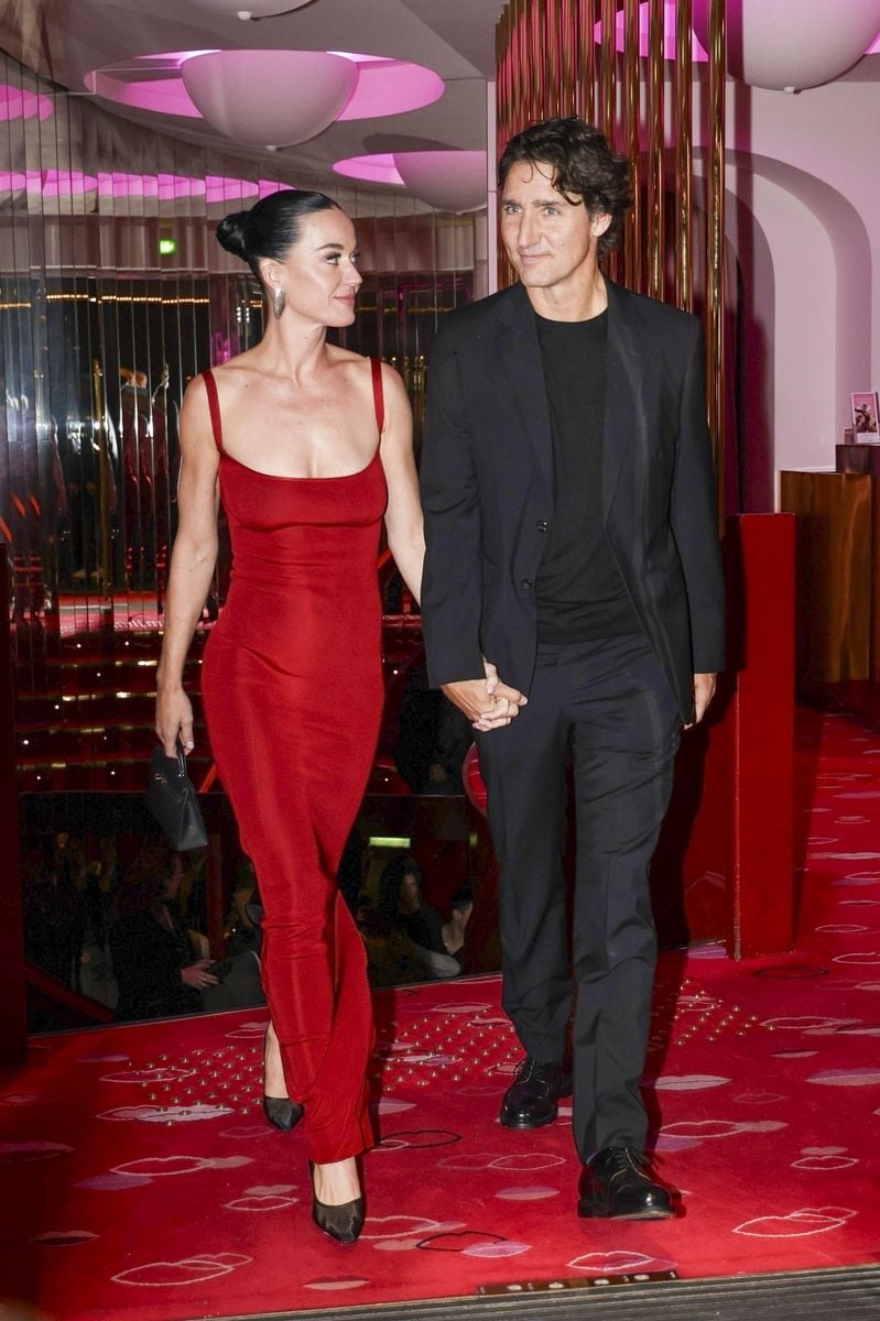 Katy Perry and former Canadian Prime Minister Justin Trudeau made a glamorous entrance at the iconic Crazy Horse Paris, where the singer celebrated her 41st birthday.