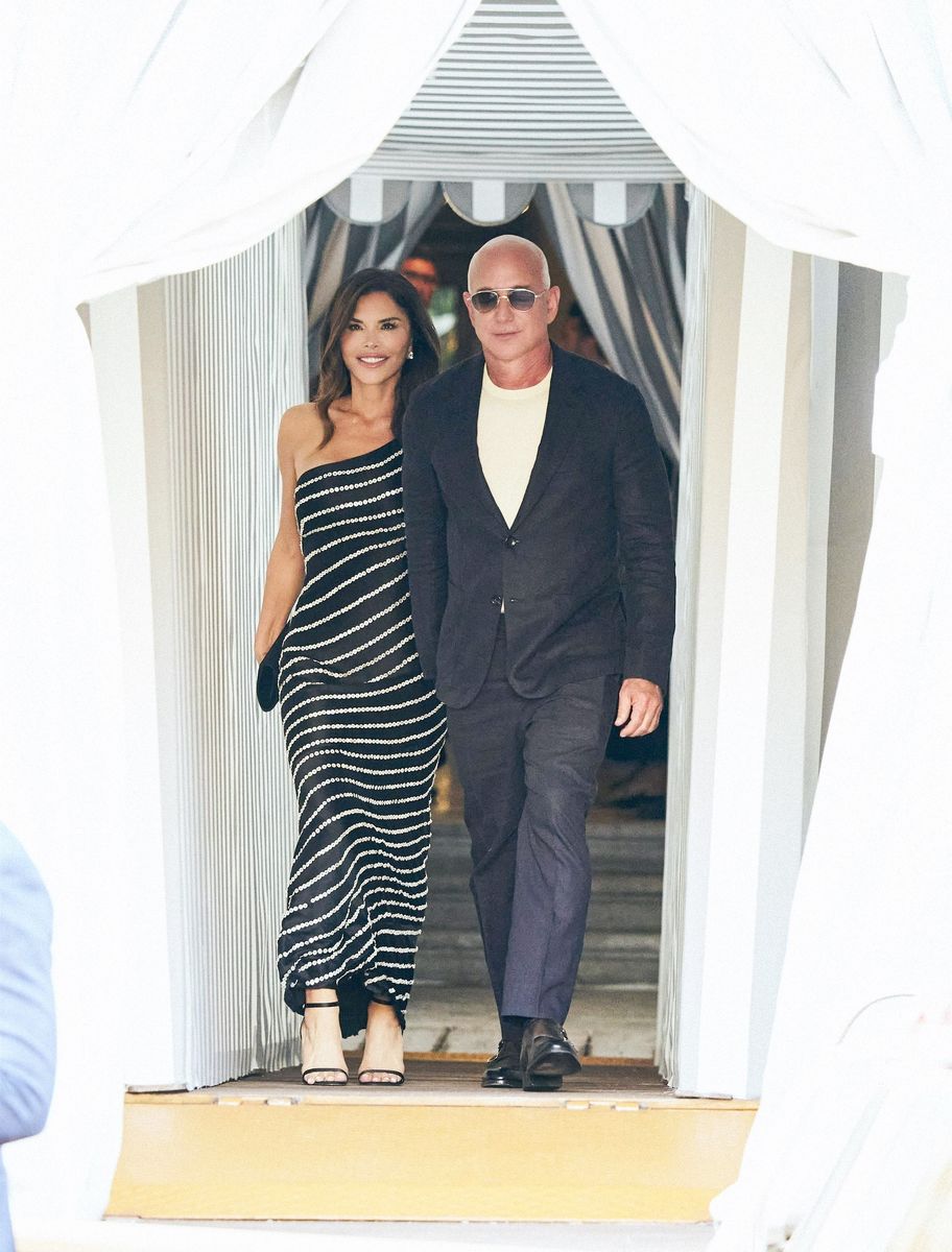 Lauren Sanchez  stuns in vintage Alexander McQueen as she heads out to dinner with soon-to-be husband Jeff Bezos 
