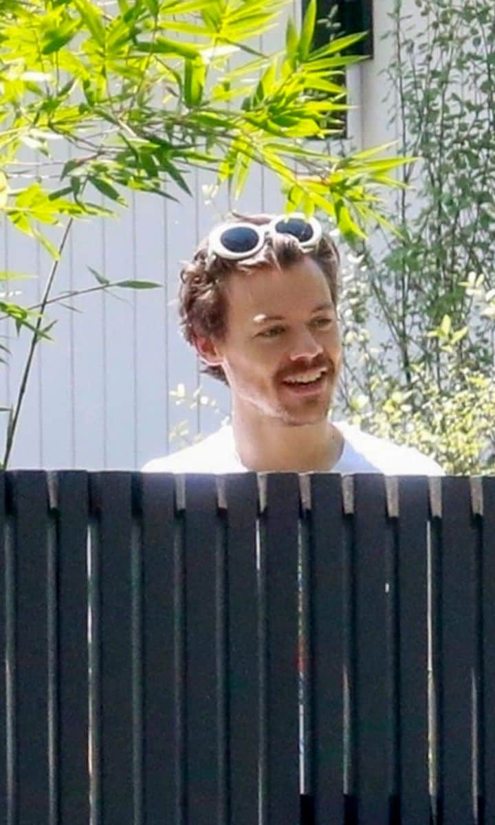 THE WHITE SUNGLASSES TREND CELEBRITIES ARE LOVING