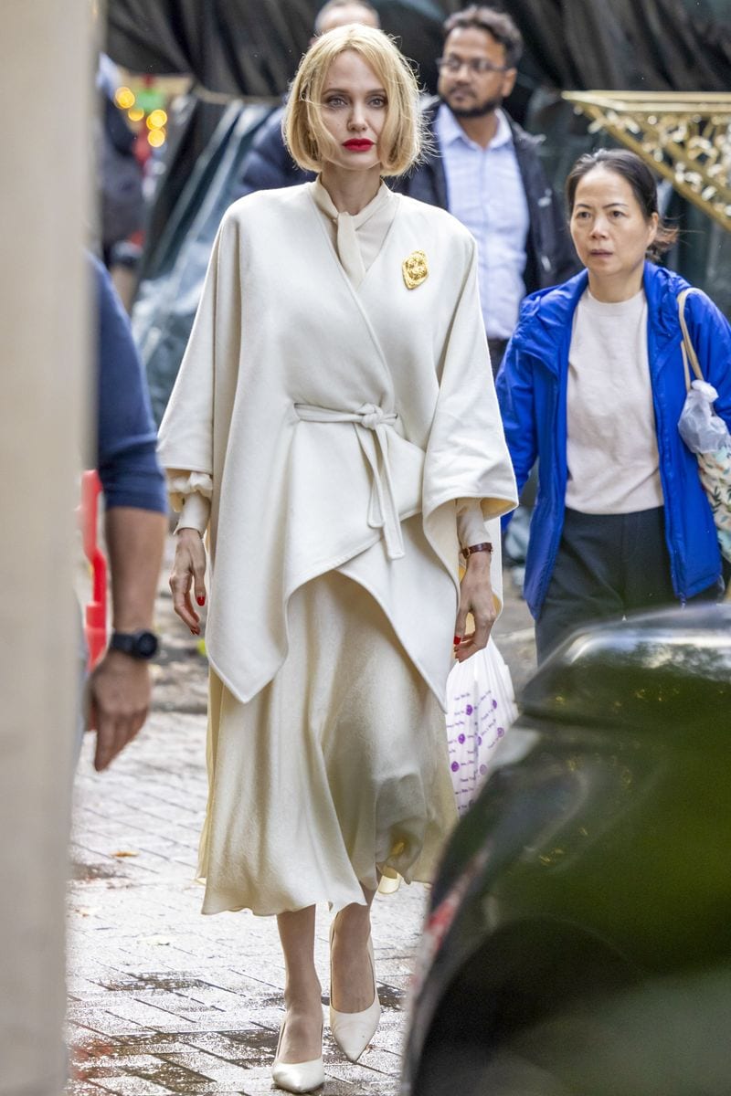 This style choice is a reminder of Jolie’s chameleon-like ability to dive into roles.