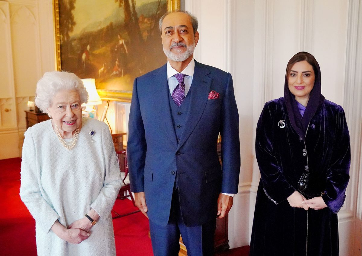 Queen Elizabeth II alongside the Sultan of Oman, Sultan Haitham bin Tariq and his wife, Sayyida Ahad Bint Abdullah Bin Hamad Al Busaidiyah in 2021