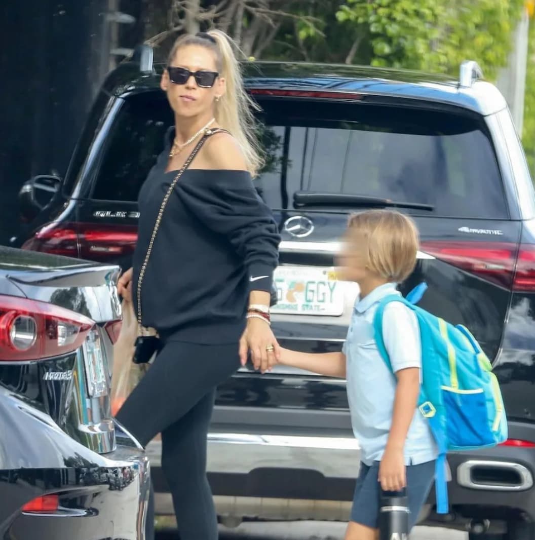While Anna hasn’t disclosed how many months along she is, she could already be in her third trimester.