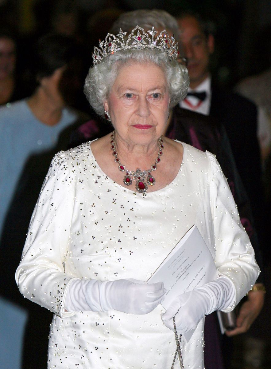 Elizabeth II wore it in public only once, at a banquet in Malta in 2005, making it the last tiara she debuted during her Platinum Jubilee reign.