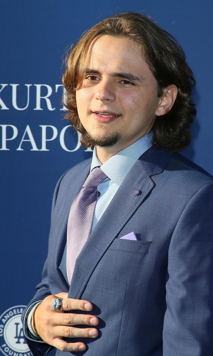 5th Annual Blue Diamond Foundation   Arrivals