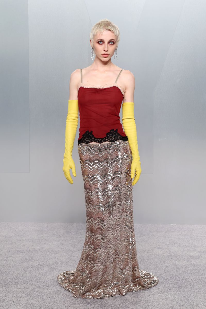 The introduction of a light gray carpet also reportedly contributed to the issue. 
