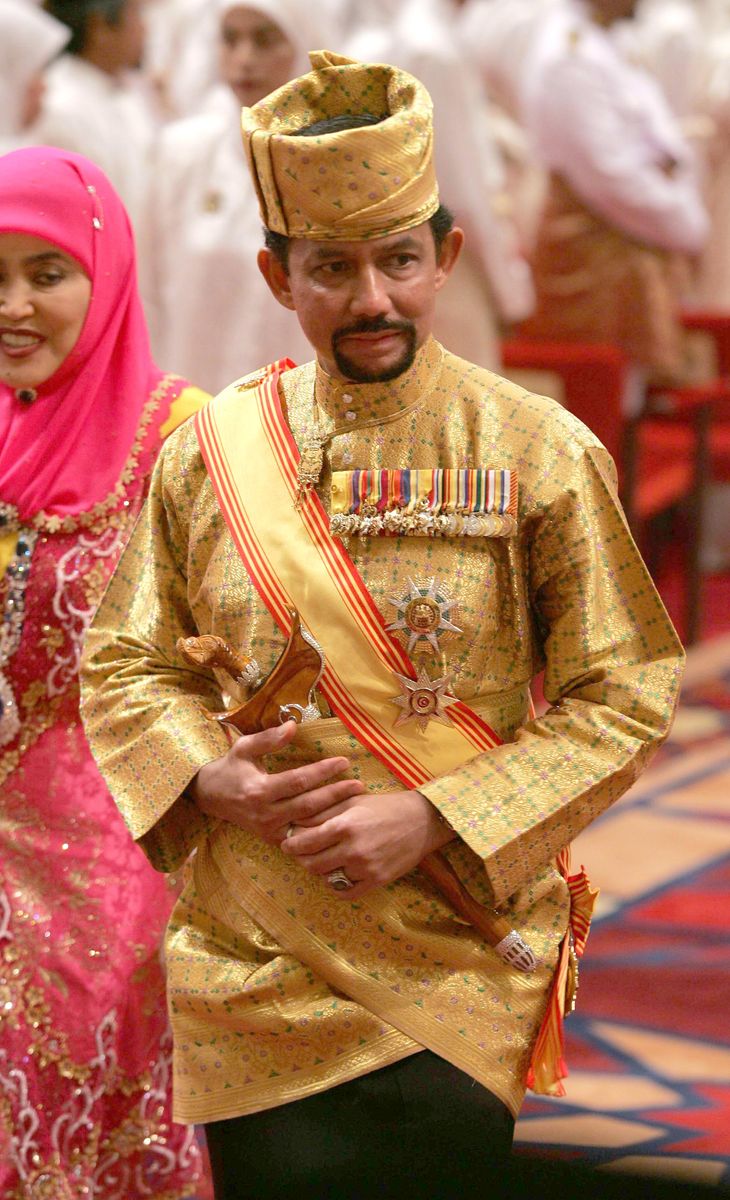 Sultan Hassanal Bolkiah has revoked the titles and honors held by his daughter-in-law, the wife of Prince Abdul Malik.