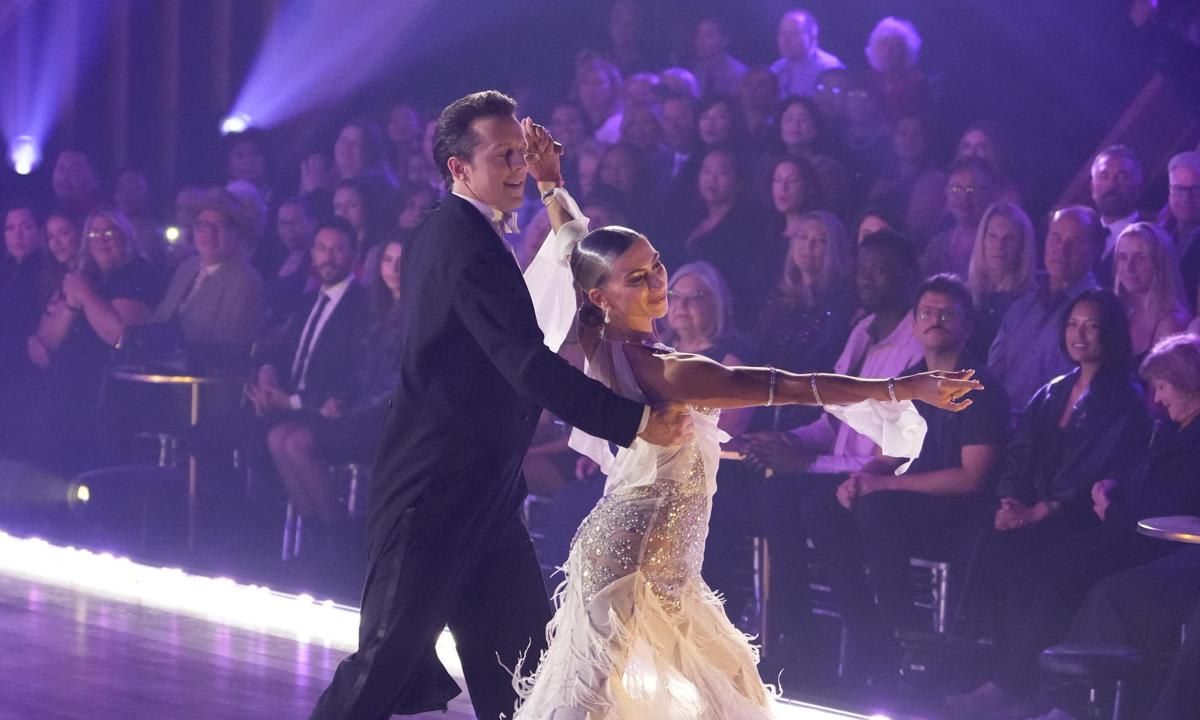 JASON MRAZ, DANIELLA KARAGACH