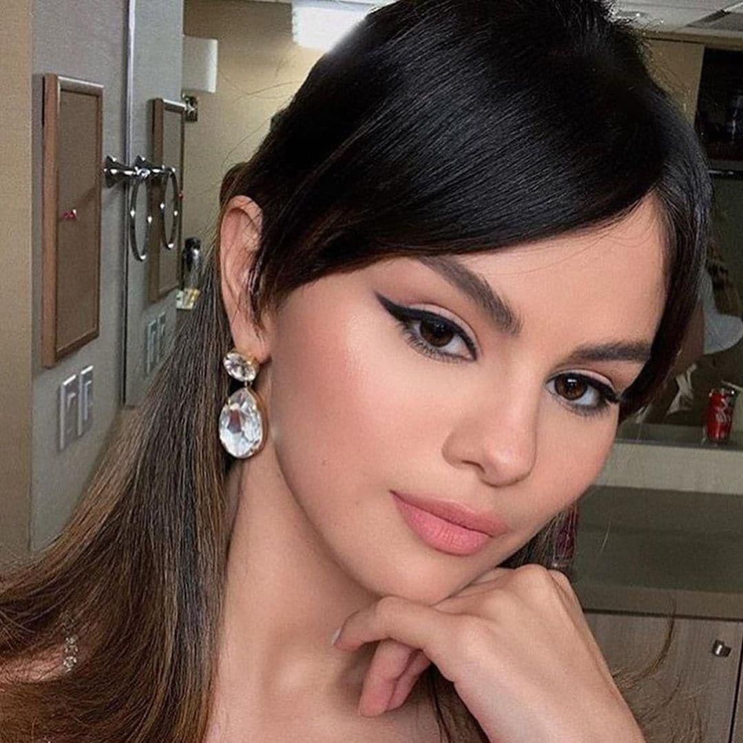 Selena Gomez makeup looks