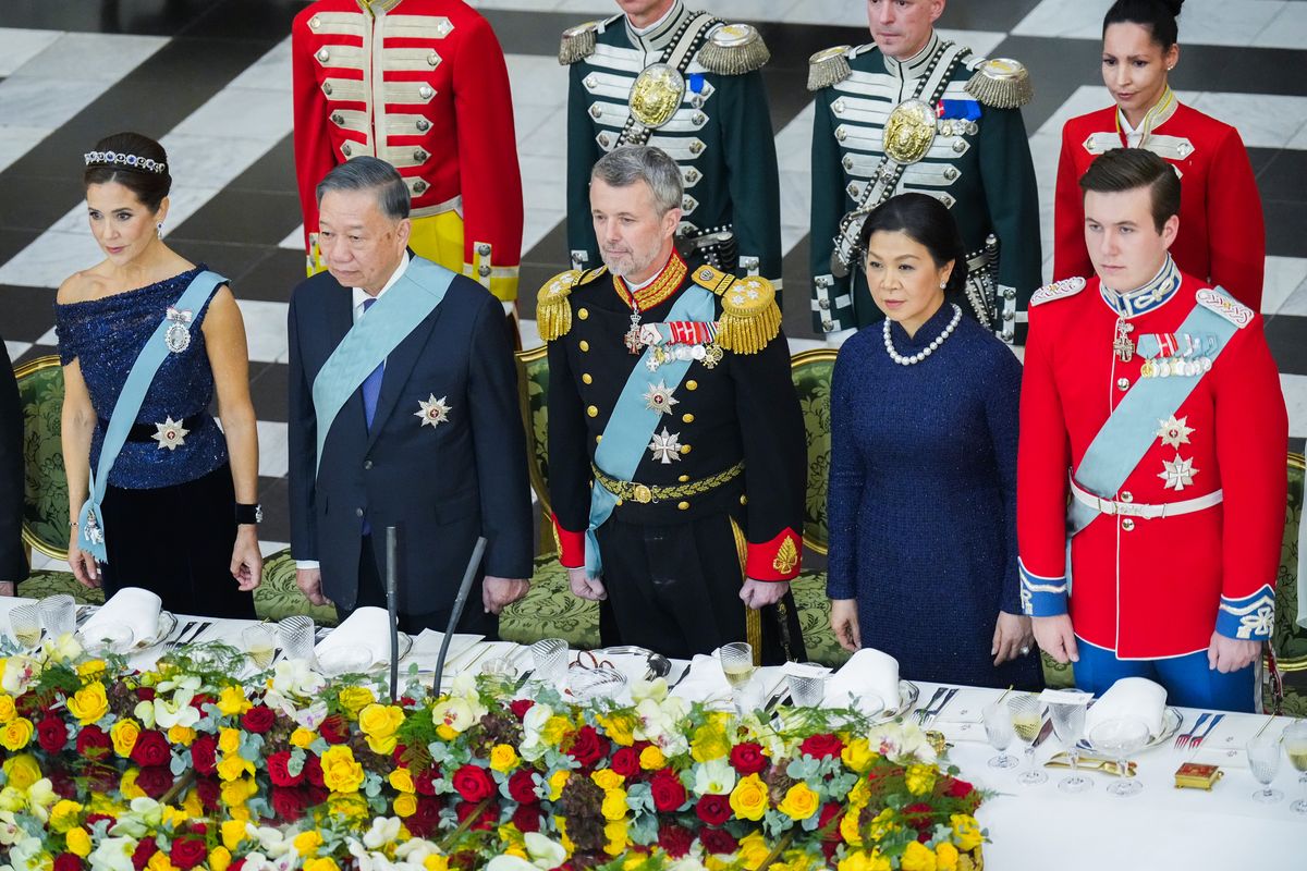 Queen Mary, the President To Lam, King Frederik X, the First Lady of Vietnam Trần Lệ Xuân, and Crown Prince Christian during a State Banquet at Christiansborg Palace