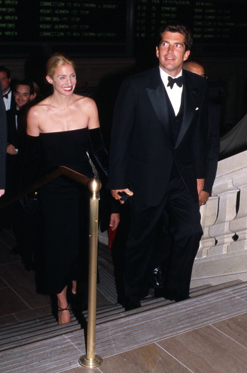 John F. Kennedy, Jr. and wife Carolyn attend a function in honor of his mother, Jacqueline Onasis