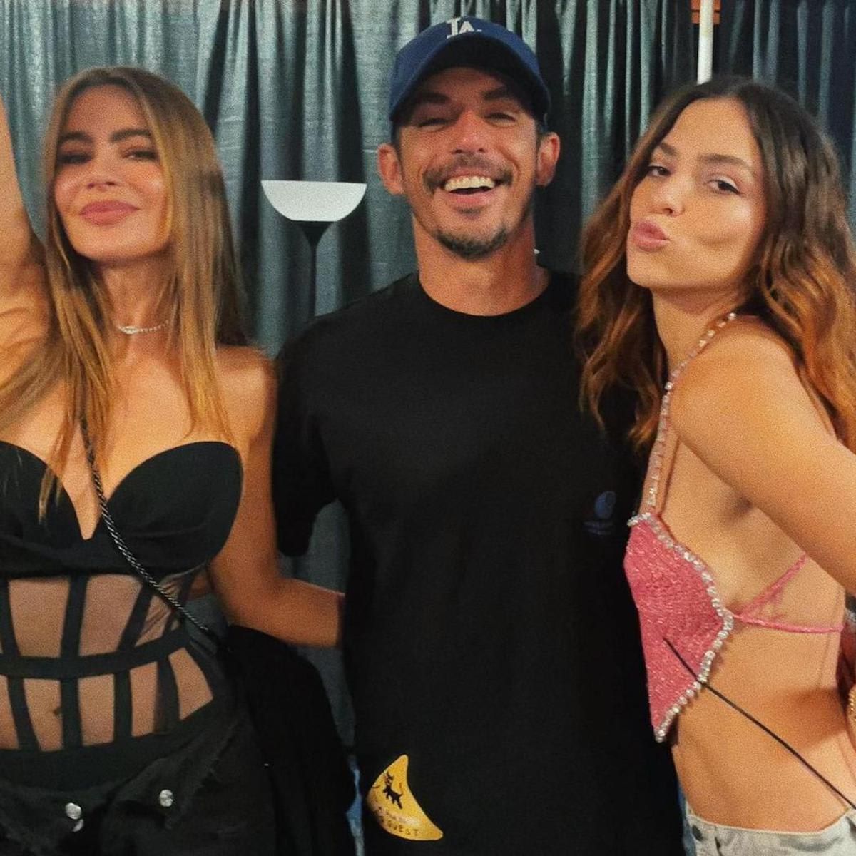 Juntas en el concierto de Karol G con Alberto Guerra