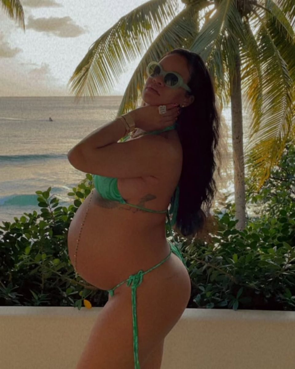 The bikini mama always slays during her pregnancies. 