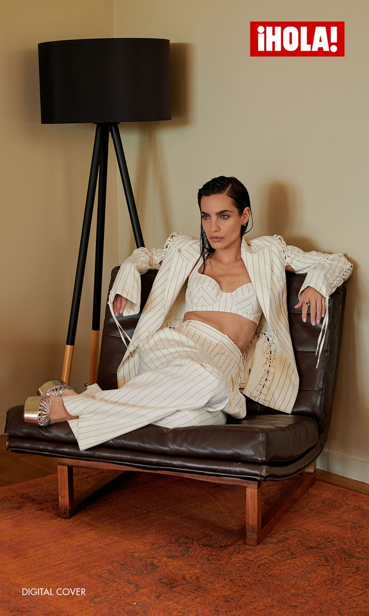 Photographer: Esteban Calderón | Stylist: Rafael Linares | Hair: Aviva Jansen Perea | Makeup: Carola González | Jacket, Bra, Pants: Jean Paul Gaultier | Shoes: Alevi | Earrings, Rings: Lilou 
