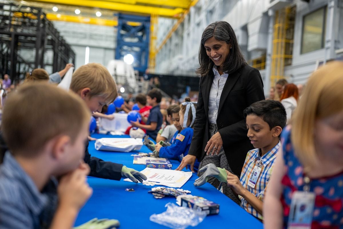 Second Lady Usha Vance hosts an event for her Summer Reading Challenge with NASA Astronaut Suni Williams at the NASA Headquarters in Houston, Texas on Monday, August 4th, 2025.  (Official White House Photo by Harrison Koeppel)