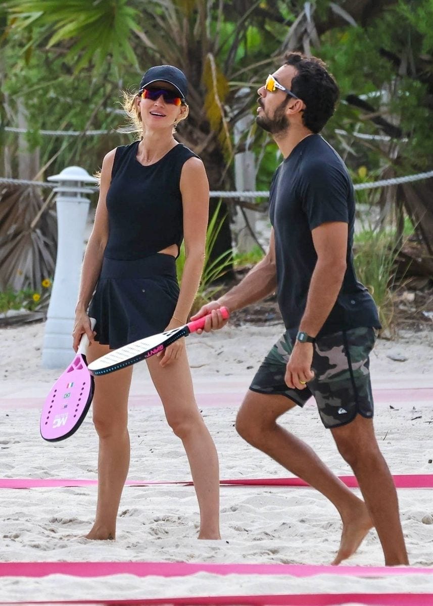 Gisele Bundchen and her boyfriend Joaquim Valente are spotted enjoying a game of beach tennis with some friends in Miami. 