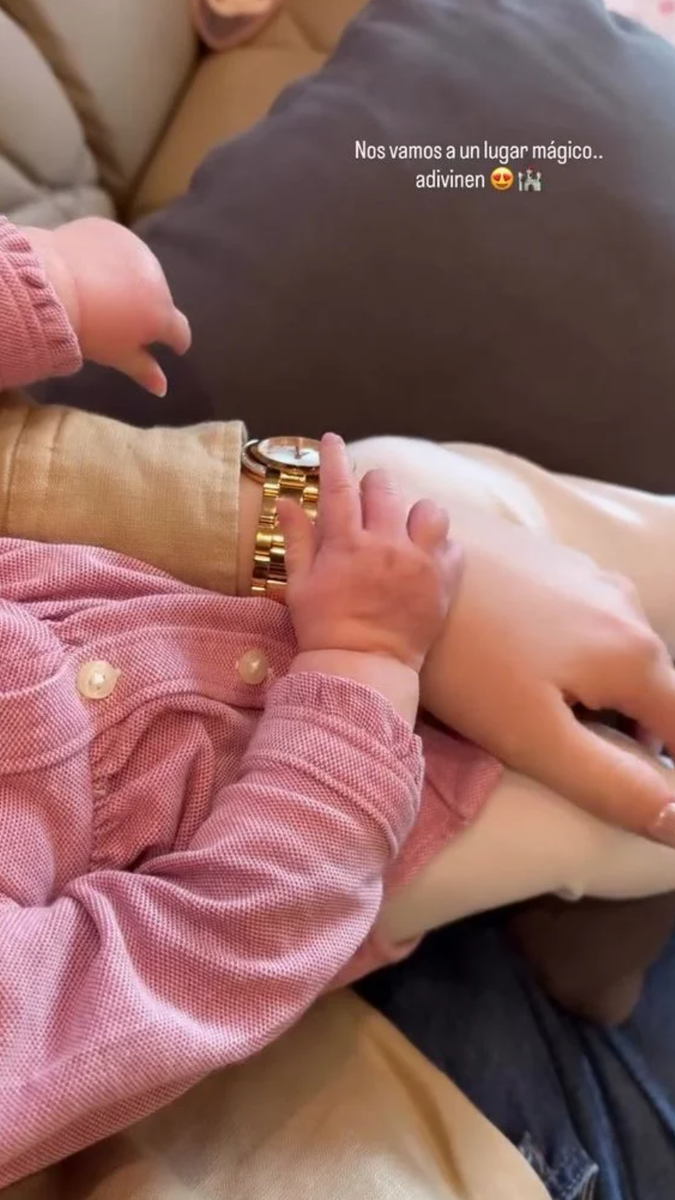 A little later, Nadia gave a new clue about their destination, posting an adorable video with baby Myla.