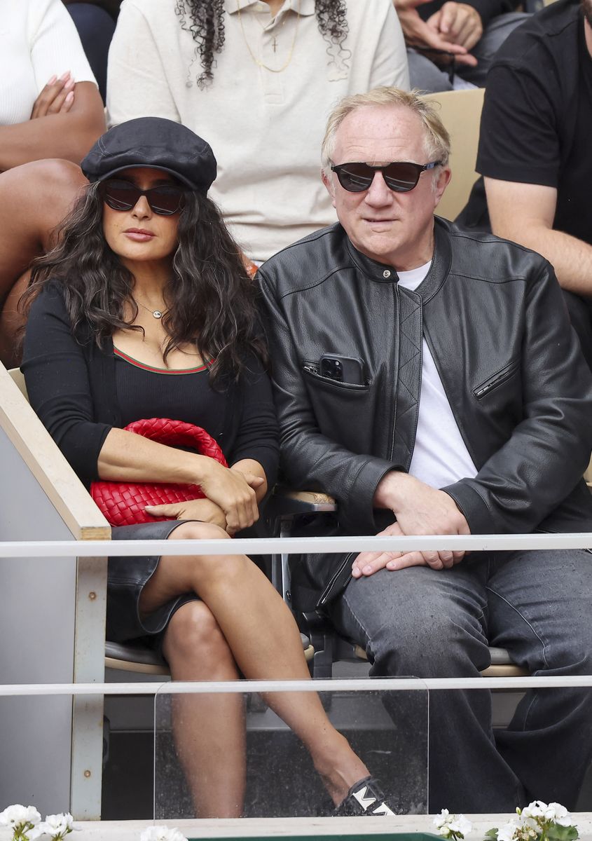 The couple appears relaxed and stylish as they take in the matches, joining fellow high-profile guests at the iconic Grand Slam event in Paris