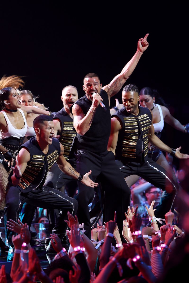 “I want to dedicate this award to my kids,” Ricky Martin said during the 2025 MTV Video Music Awards 