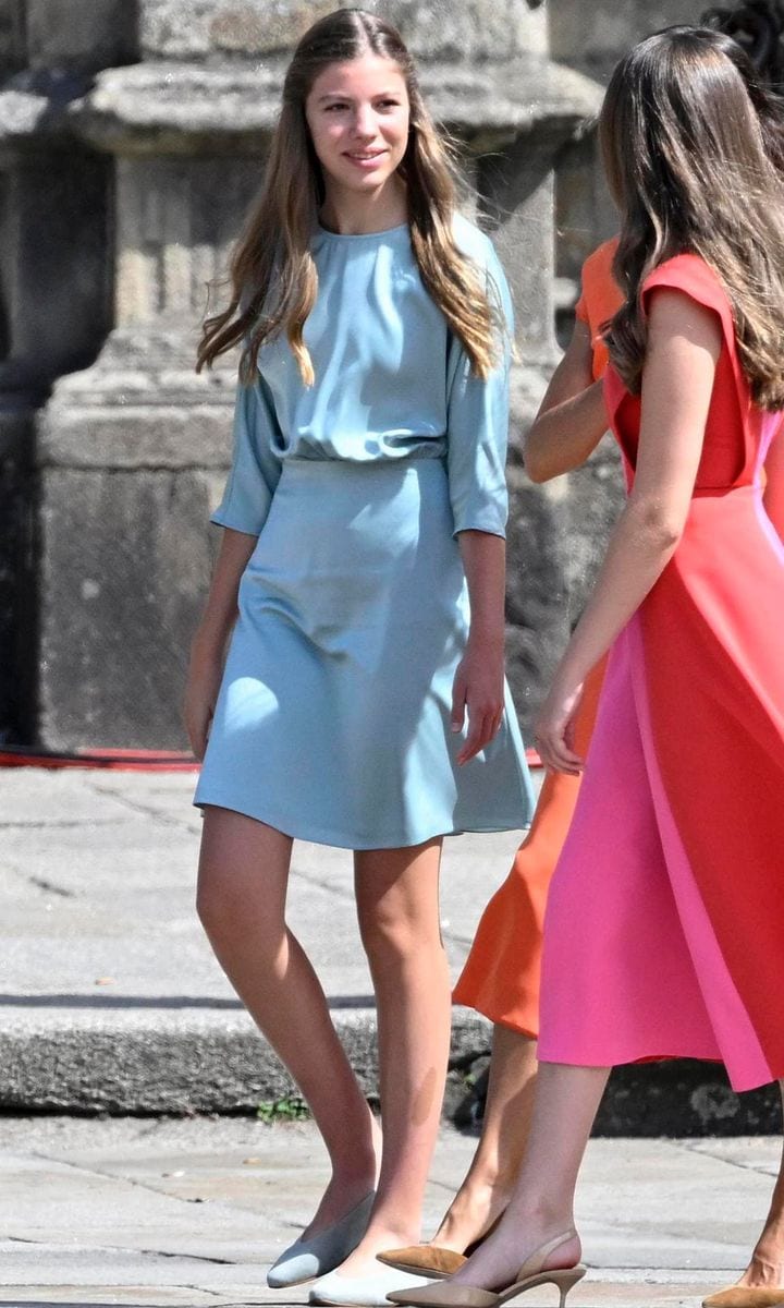 Leonor's younger sister Sofia opted for a blue dress from Spanish fashion brand Bruna. The Spanish King and Queen's 15-year-old daughter completed her look with matching flats.