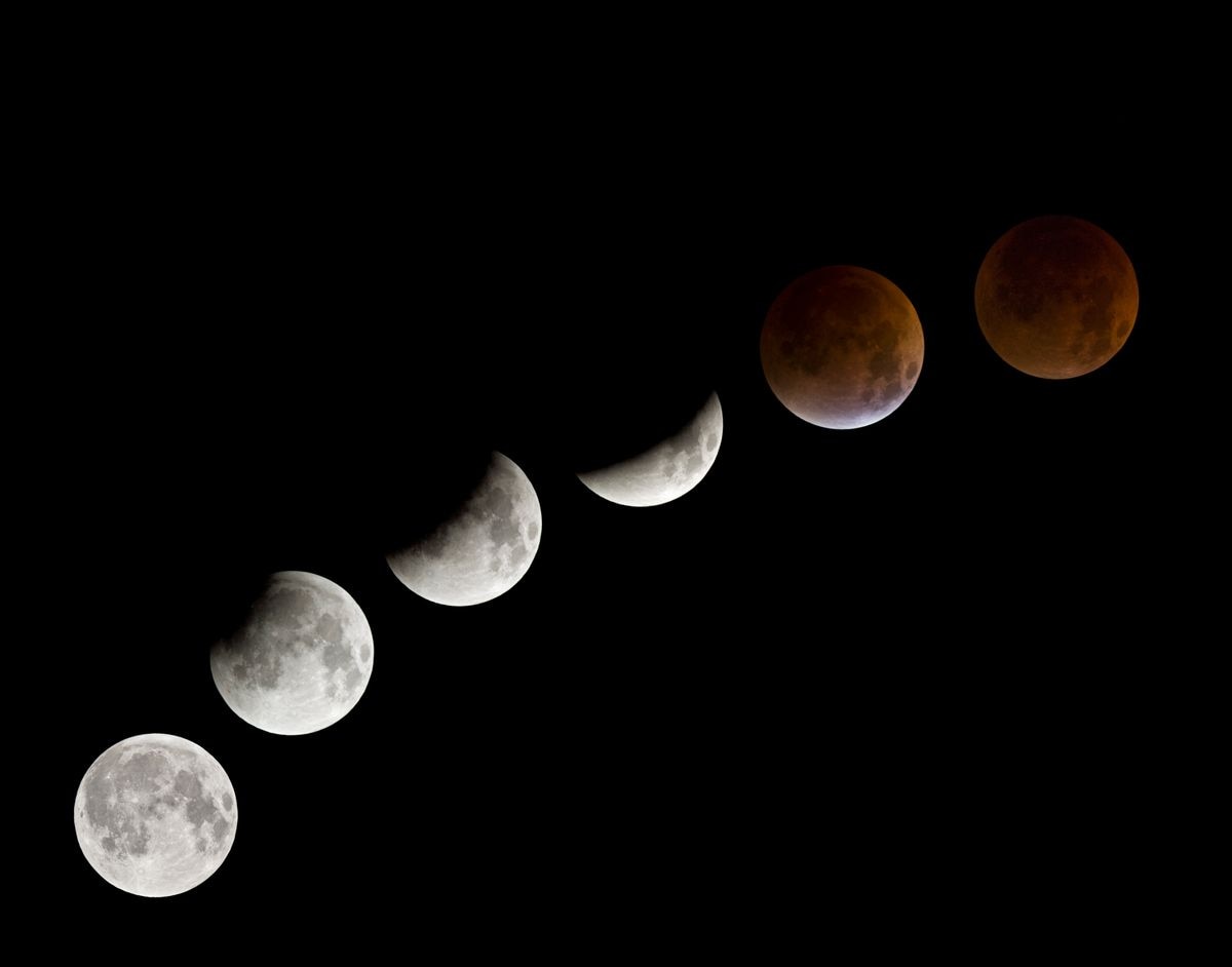 The Moon is basically the lighting director of the night sky. 