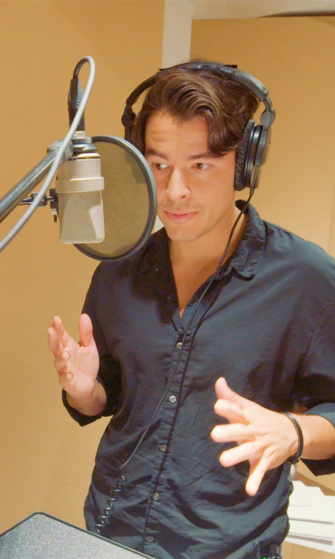 Manolo is voicing two characters from the series 'Koati'