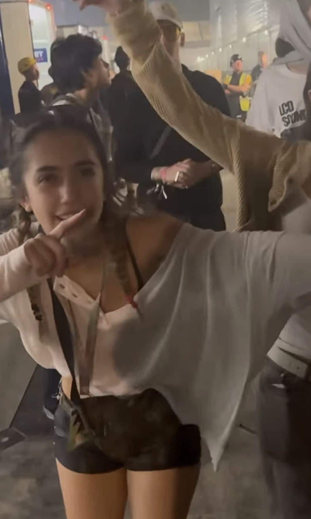 Valentina Paloma and her friends looked like they were having a great time at the festival