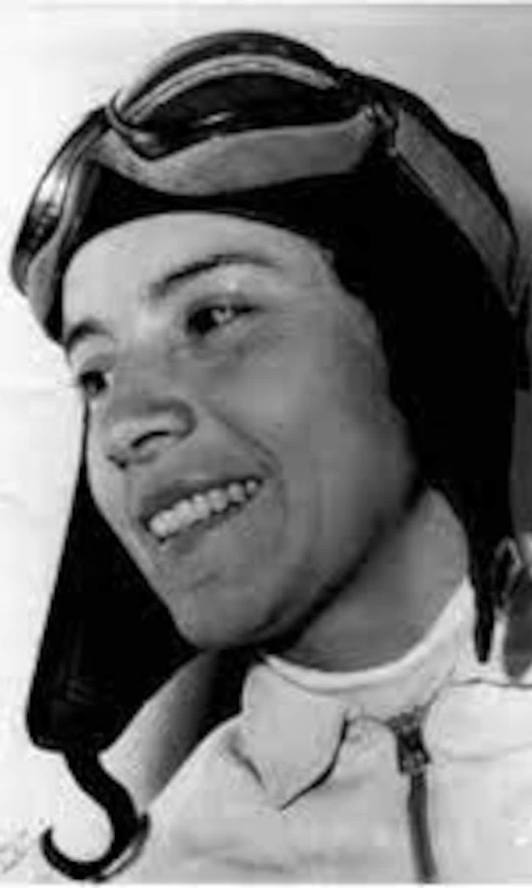 Hermelinda Urvina completed many achievements as a pilot