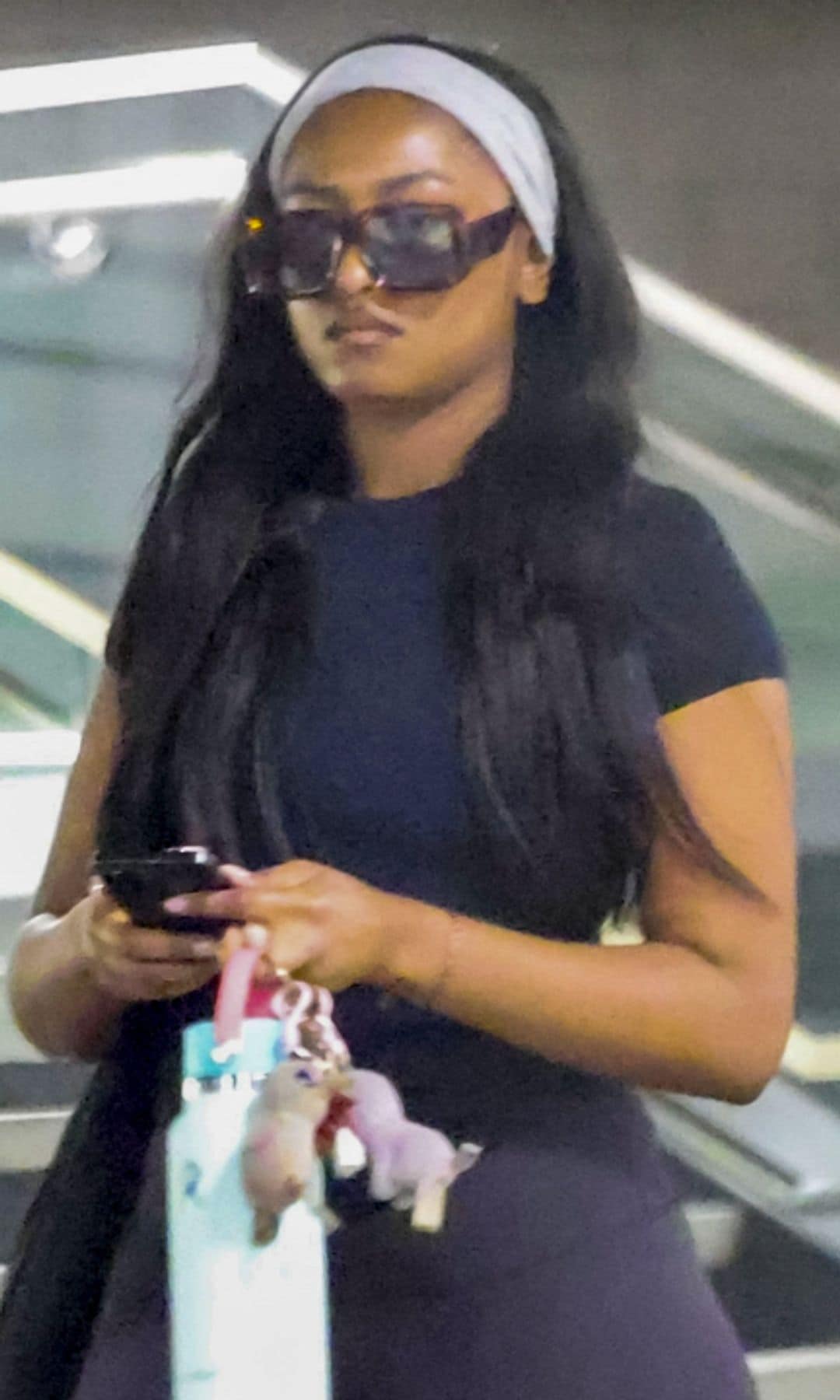 How Sasha and Malia Obama balance their silhouette with wide and flared jeans