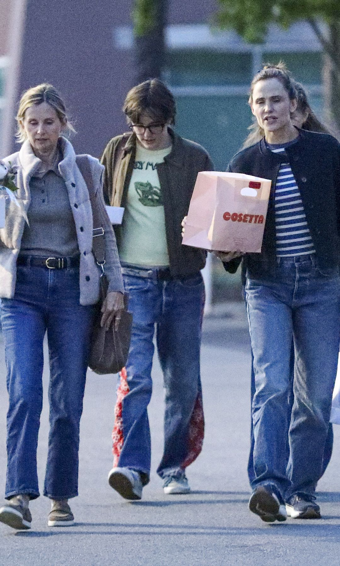 Garner was joined by Fin as the two picked up some desserts and flowers in Santa Barbara