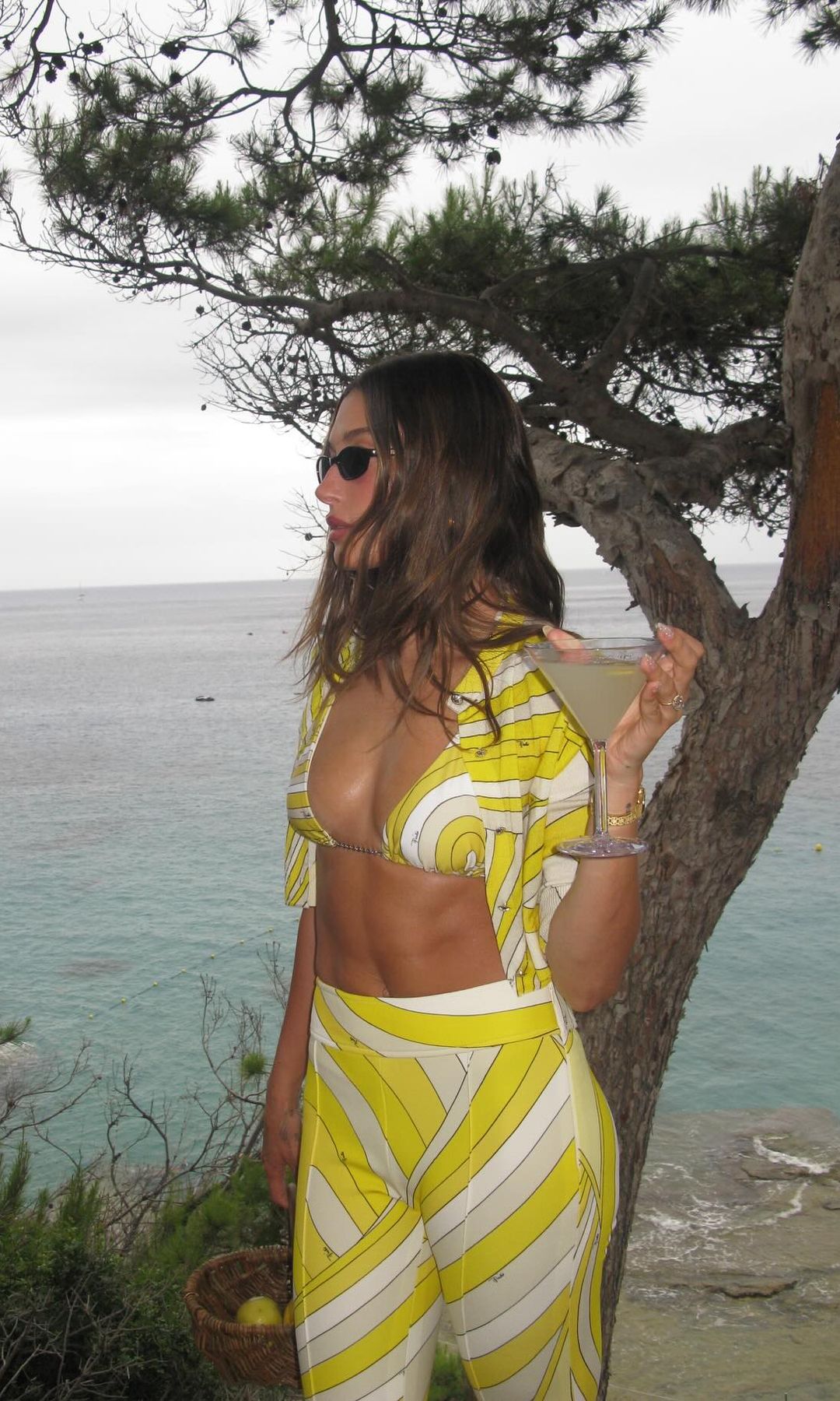 Hailey Bieber sizzles in Spanish sun in her ‘lemontini’ bikini
