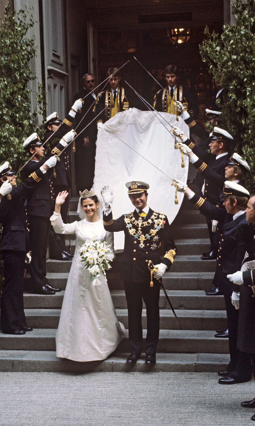 A better look at Queen Silvia's wedding dress