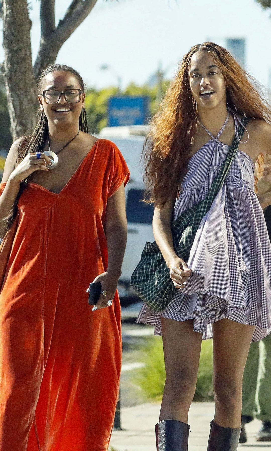 Malia and Sasha Obama show off different styles at LA party — Crop tops to leather jackets