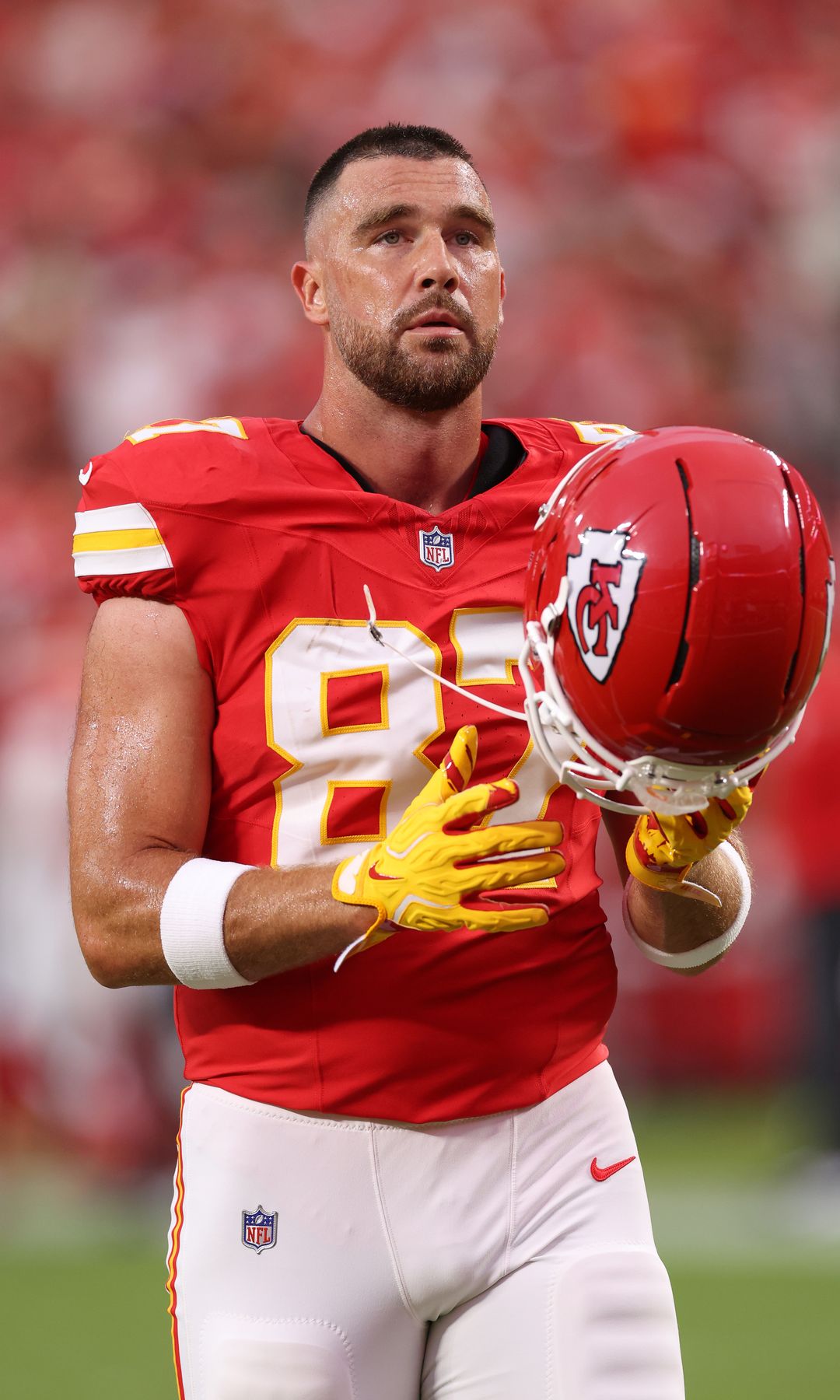 Travis Kelce #87 of the Kansas City Chiefs warms up prior to the game