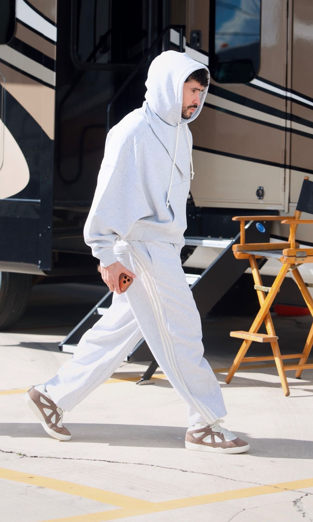 Fans are speculating on the nature of the meeting, with many believing that they are working on an ad together