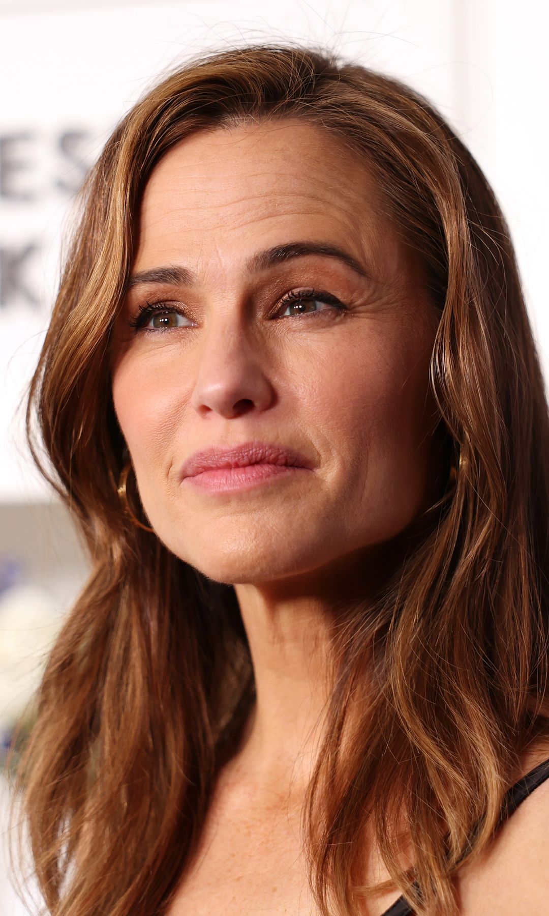 Jennifer Garner revives the great bangs debate with a throwback hair carousel