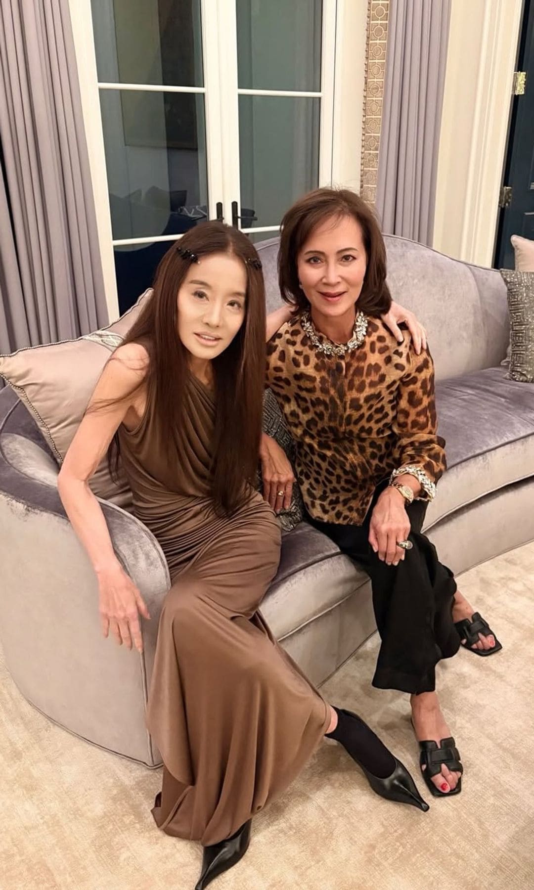 Vera Wang, 76, appears to age backwards in glamorous Christmas photos