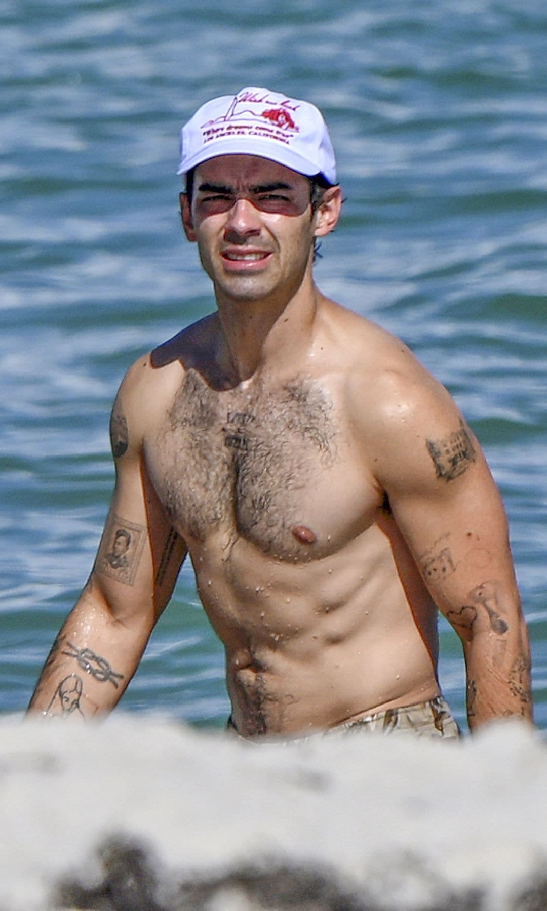 Joe Jonas showed off his impressive set of abs