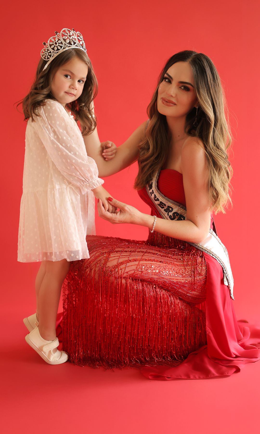 Miss Universe Ximena Navarrete celebrates 15 years of her crown with her kids by her side