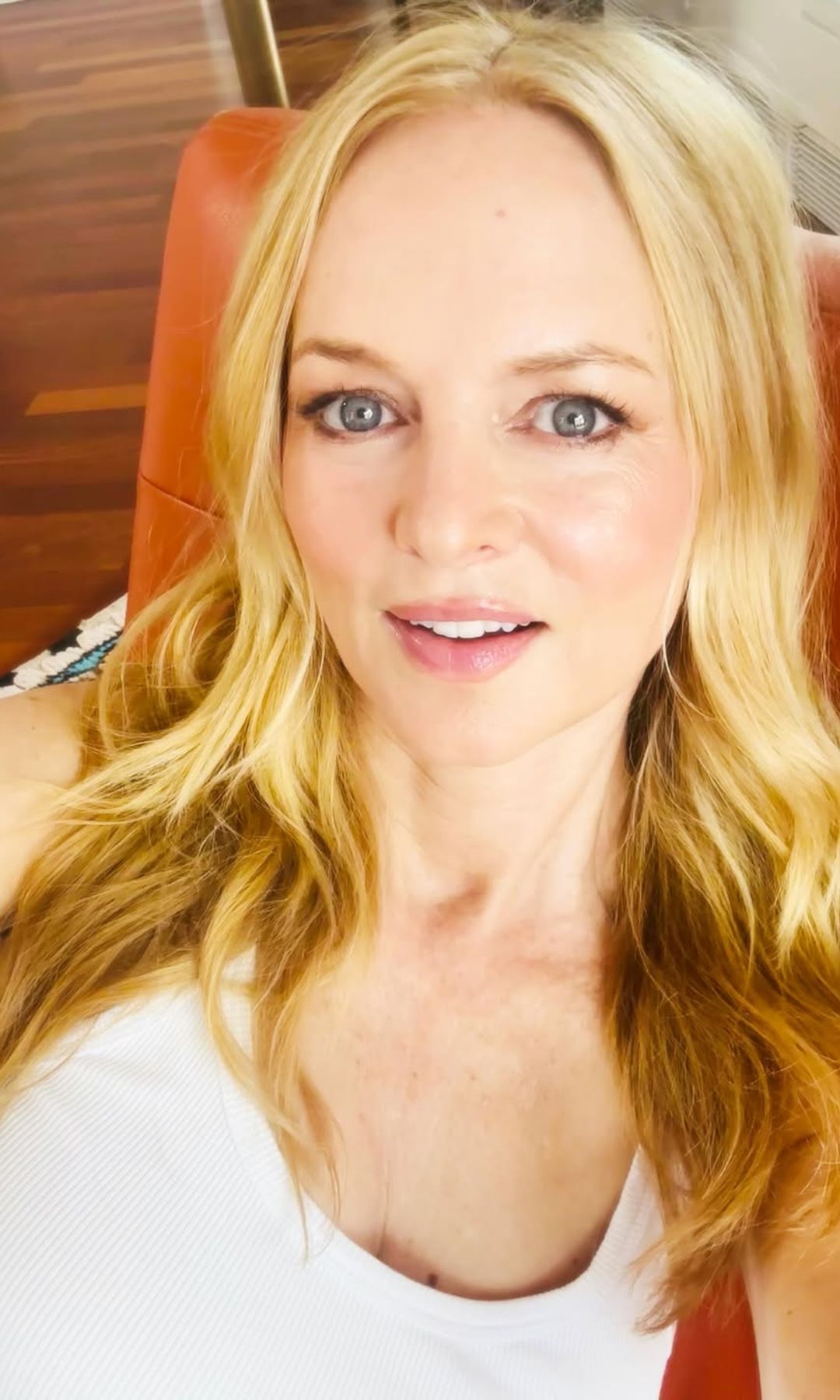 Graham kicked off the post with a stunning selfie