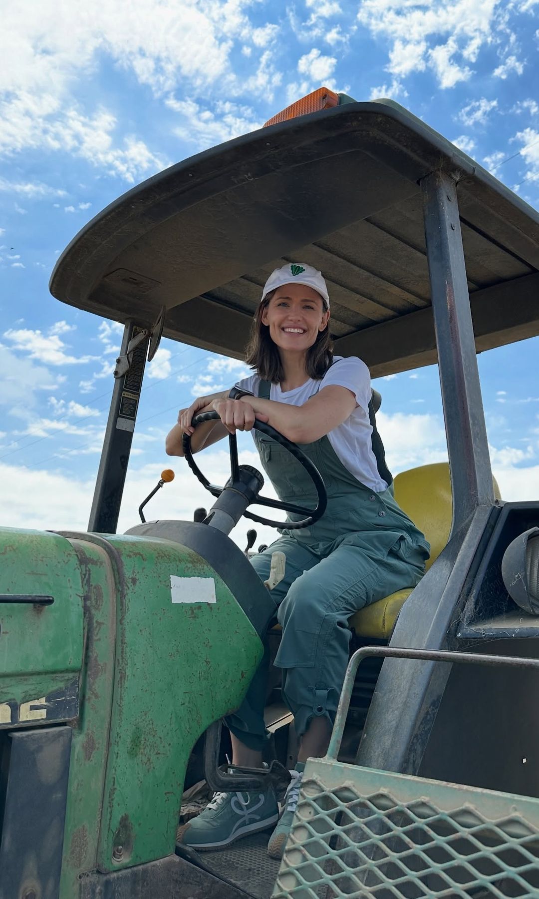 Garner grew up in a farm, one of the reasons why she's so invested in healthy and organic eating