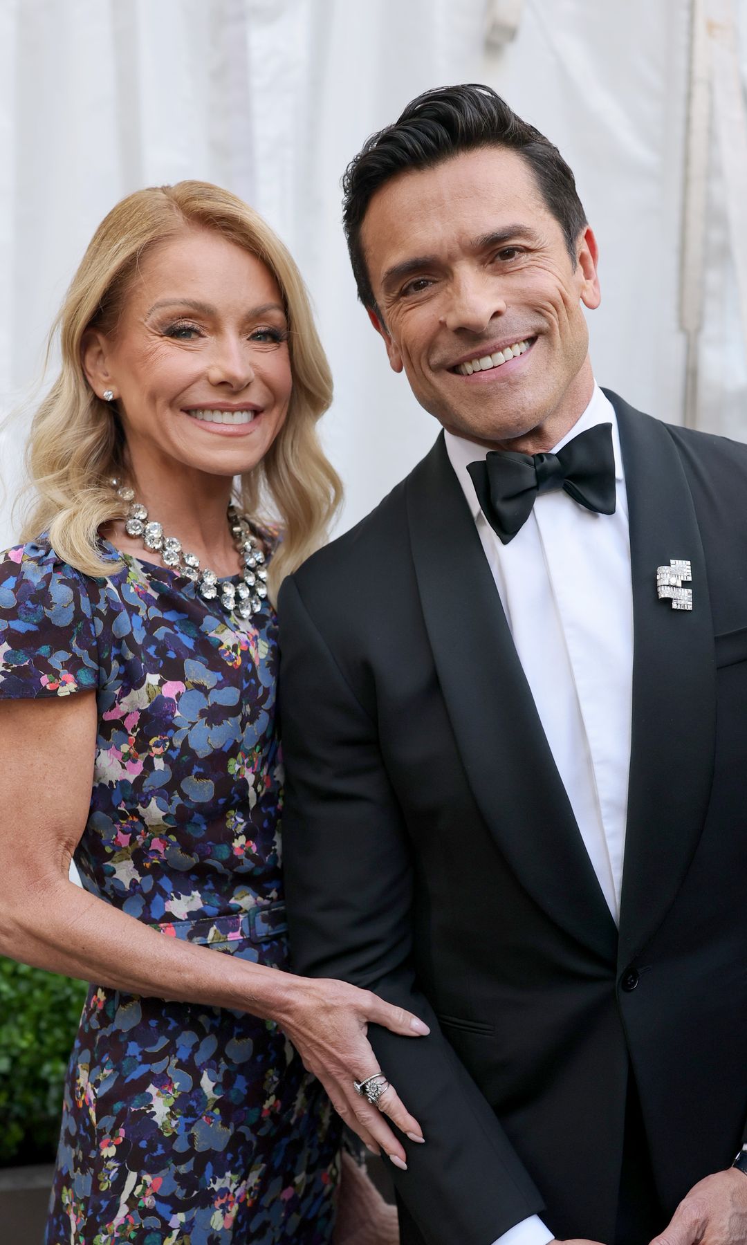 NEW YORK, NEW YORK - JUNE 07: (L-R) Kelly Ripa and Mark Consuelos attend The 79th Annual Tony Awards at Radio City Music Hall on June 07, 2026 in New York City. (Photo by Mike Coppola/Getty Images for Tony Awards Productions)