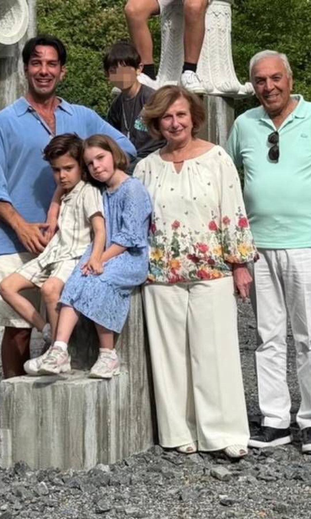 Ricky Martin brings his youngest kids, Renn and Lucia, along for summer ...