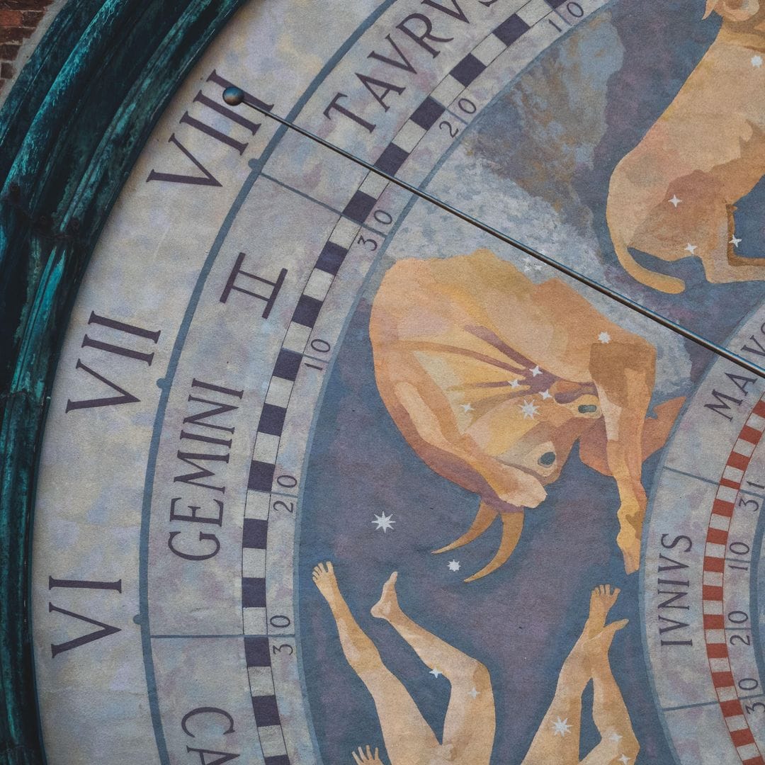 5 Gemini red flags and the zodiac signs they’re most compatible with