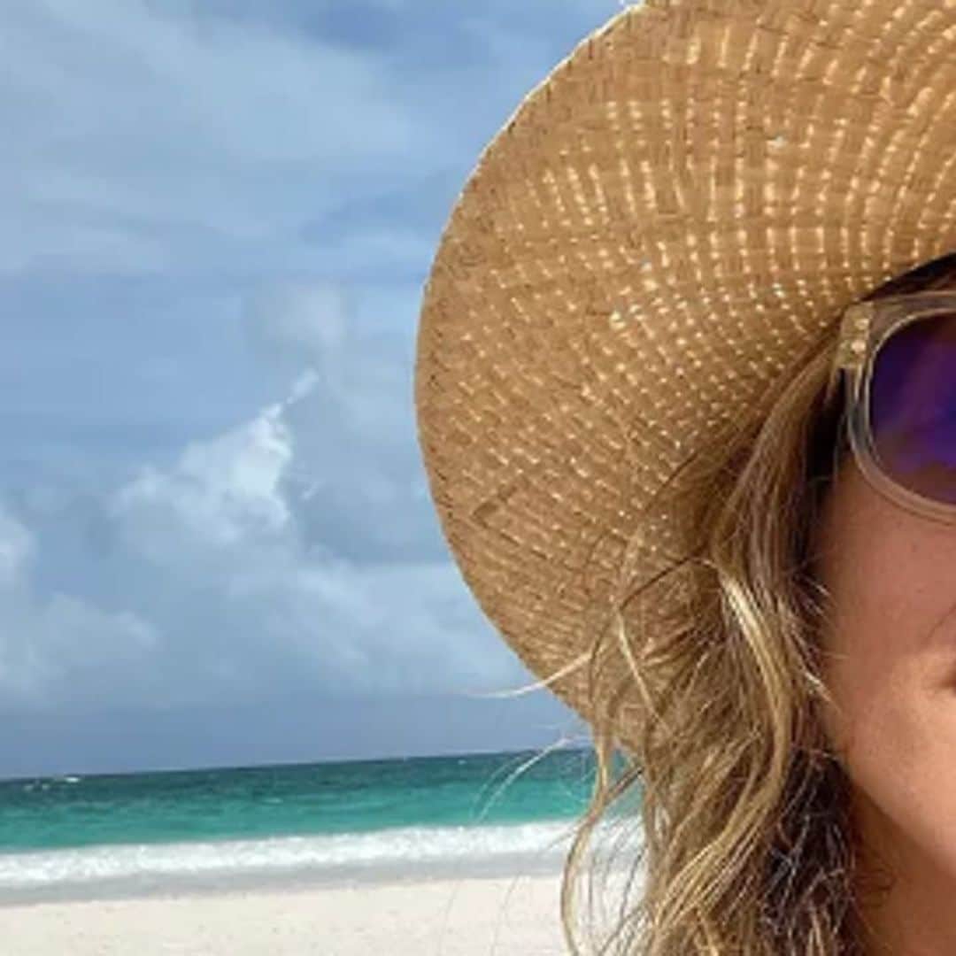 Jennifer Aniston shares vacation photos showing off her stunning bikini body