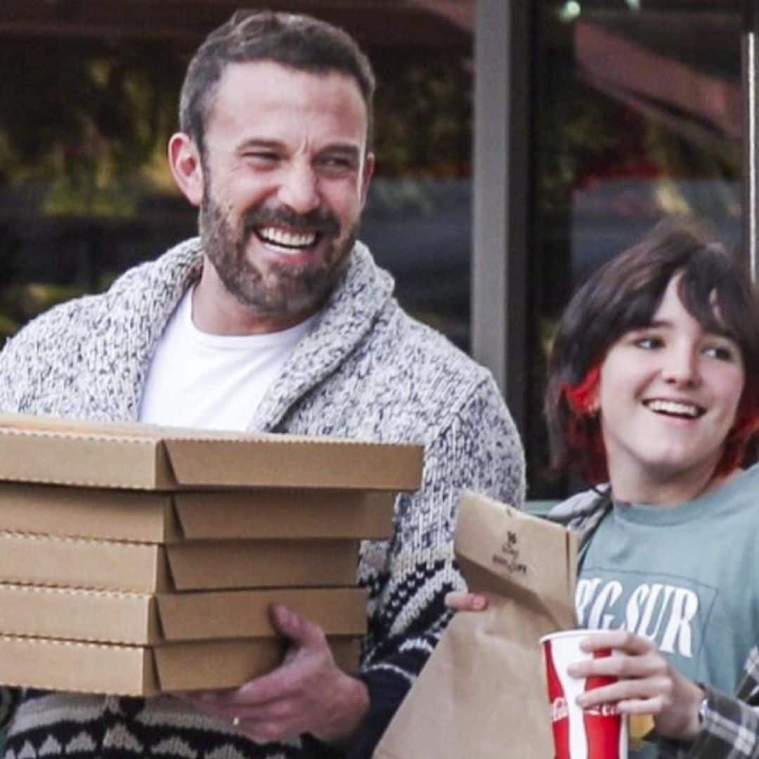 Ben Affleck was all smiles enjoying lunch with his 14-year-old kid Seraphina in Los Angeles