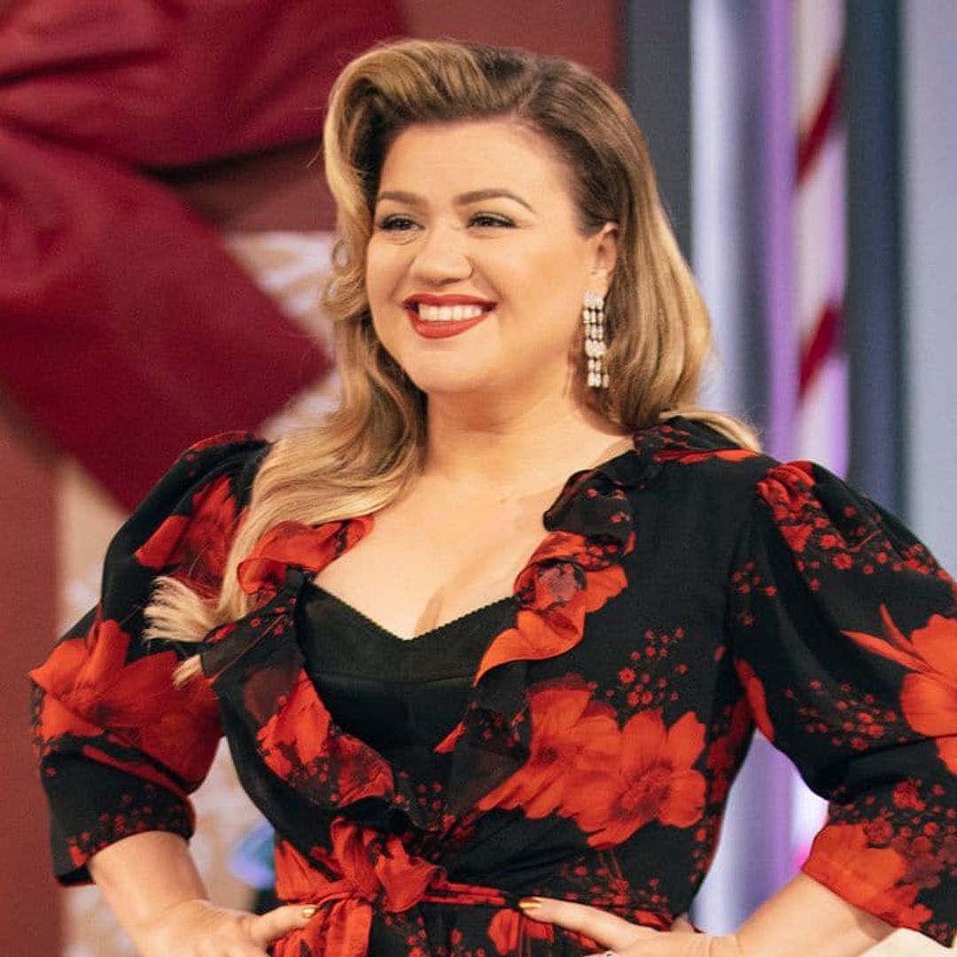 Is Kelly Clarkson ready to start dating again?