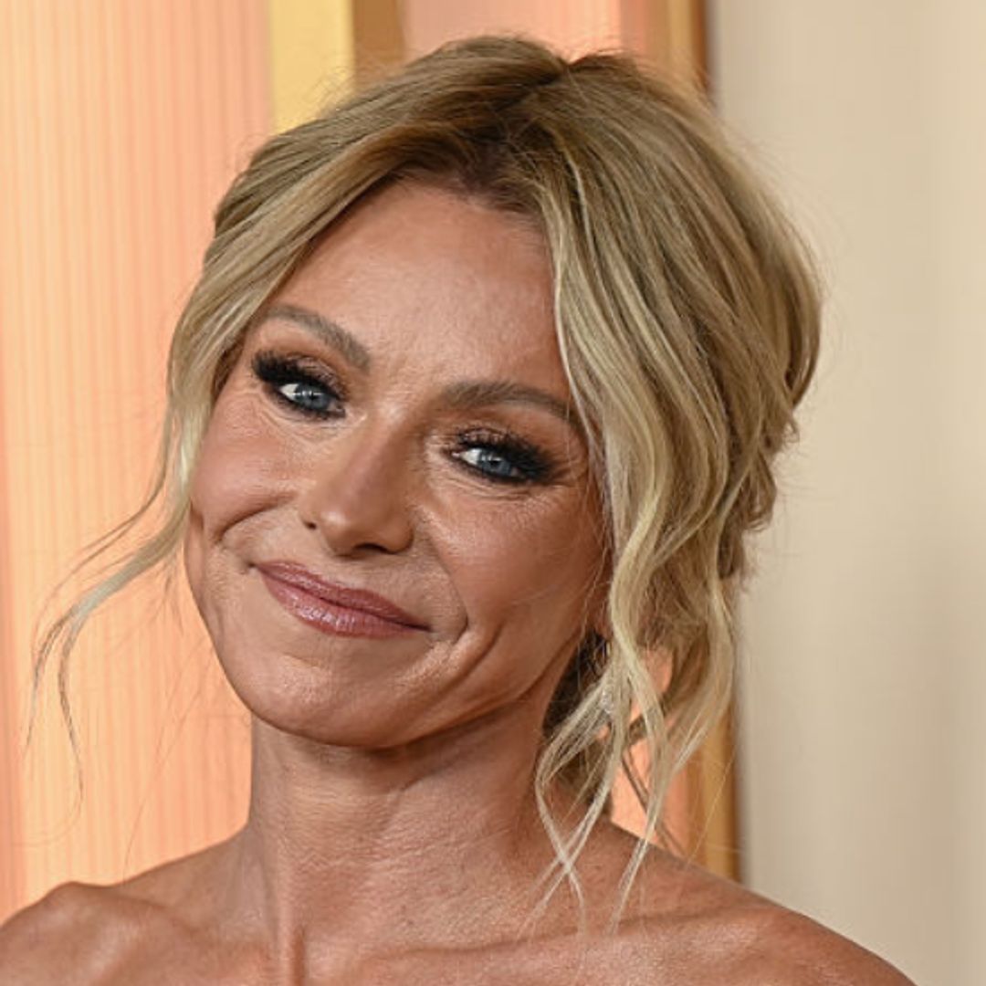 Howie Mandel responds to Kelly Ripa drama with unexpected "apology" video