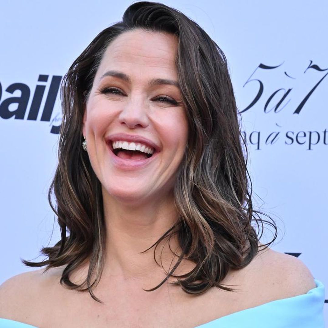 Jennifer Garner gives fans nostalgia dancing like she did in the ‘80s