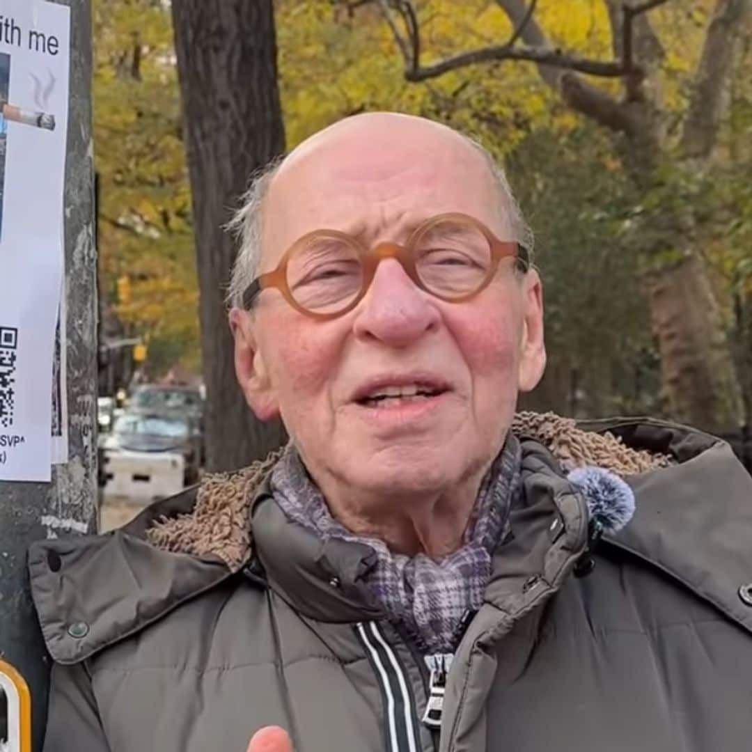 The 75-year-old who got 2000 strangers in New York to smoke a cigarette together